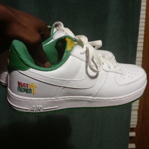 Shoes (air force nike)